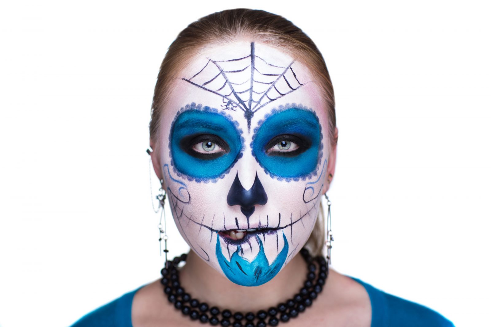 Halloween makeup and your skin