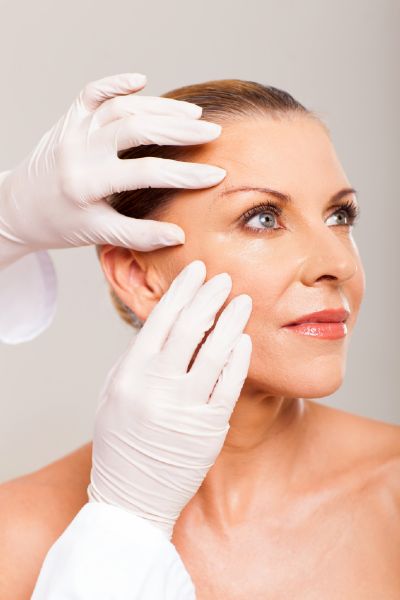 Spa Facials: Consultation and Analysis